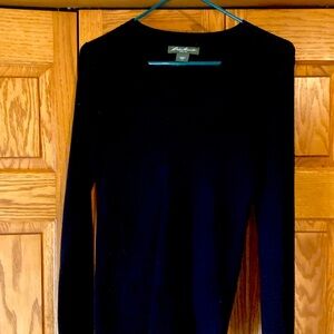 Eddie Bauer womens v neck sweater. Black. Size medium tall